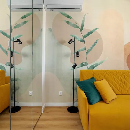 Yellow In With Air Conditioning And Desk For Remote Work By Renters * Poznań