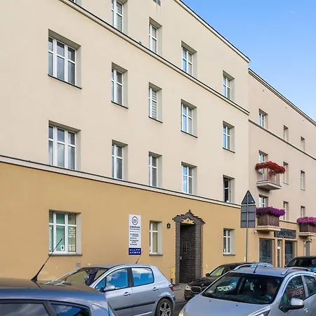 Yellow In With Air Conditioning And Desk For Remote Work By Renters Poznań