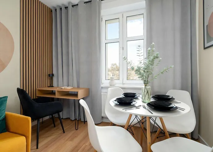 아파트 Yellow In With Air Conditioning And Desk For Remote Work By Renters