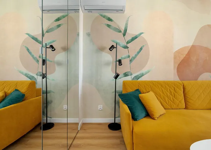 Yellow In With Air Conditioning And Desk For Remote Work By Renters * Poznań