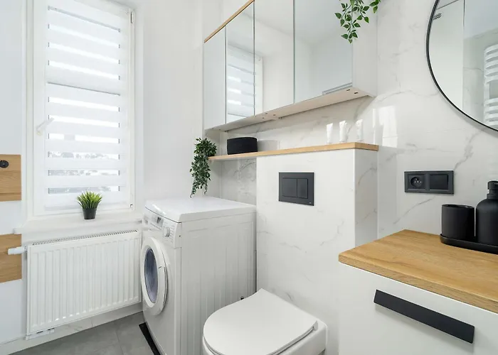 Appartamento Yellow In With Air Conditioning And Desk For Remote Work By Renters *